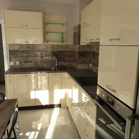 New The Twins Two-bedroom, 3 At 15 Tsani Ginchev Street, Floor 2 * Warna